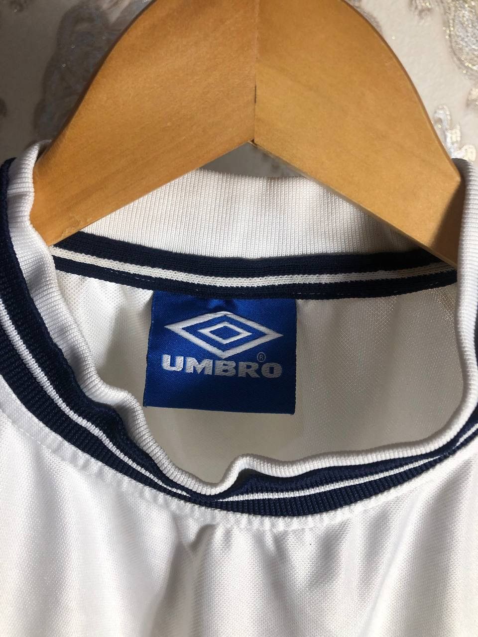 Umbro VINTAGE UMBRO ENGLAND RETRO SOCCER JERSEY MANCHESTER Y2K 90s Size US L / EU 52-54 / 3 - 6 Thumbnail