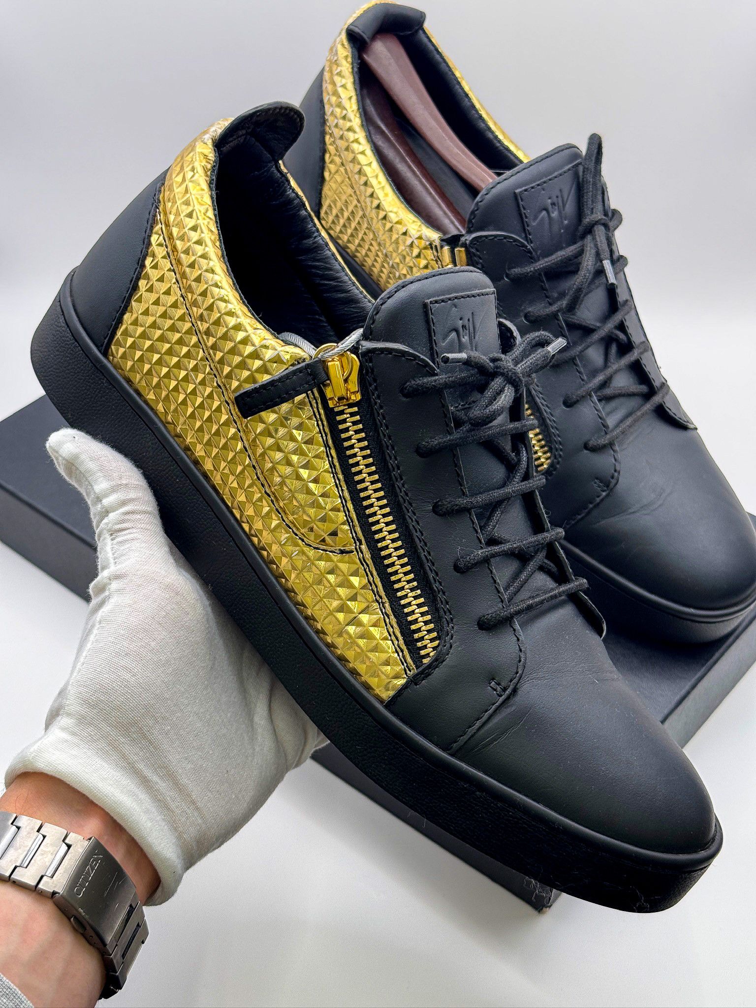 Giuseppe Zanotti Giuseppe Zanotti Studded Franke London Gold Double-Zip Size US 11 / EU 44 - 2 Thumbnail