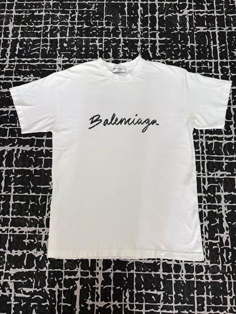 Balenciaga Balenciaga Casual short-sleeved T-shirt with cursive lette Size US S / EU 44-46 / 1 - 1 Thumbnail