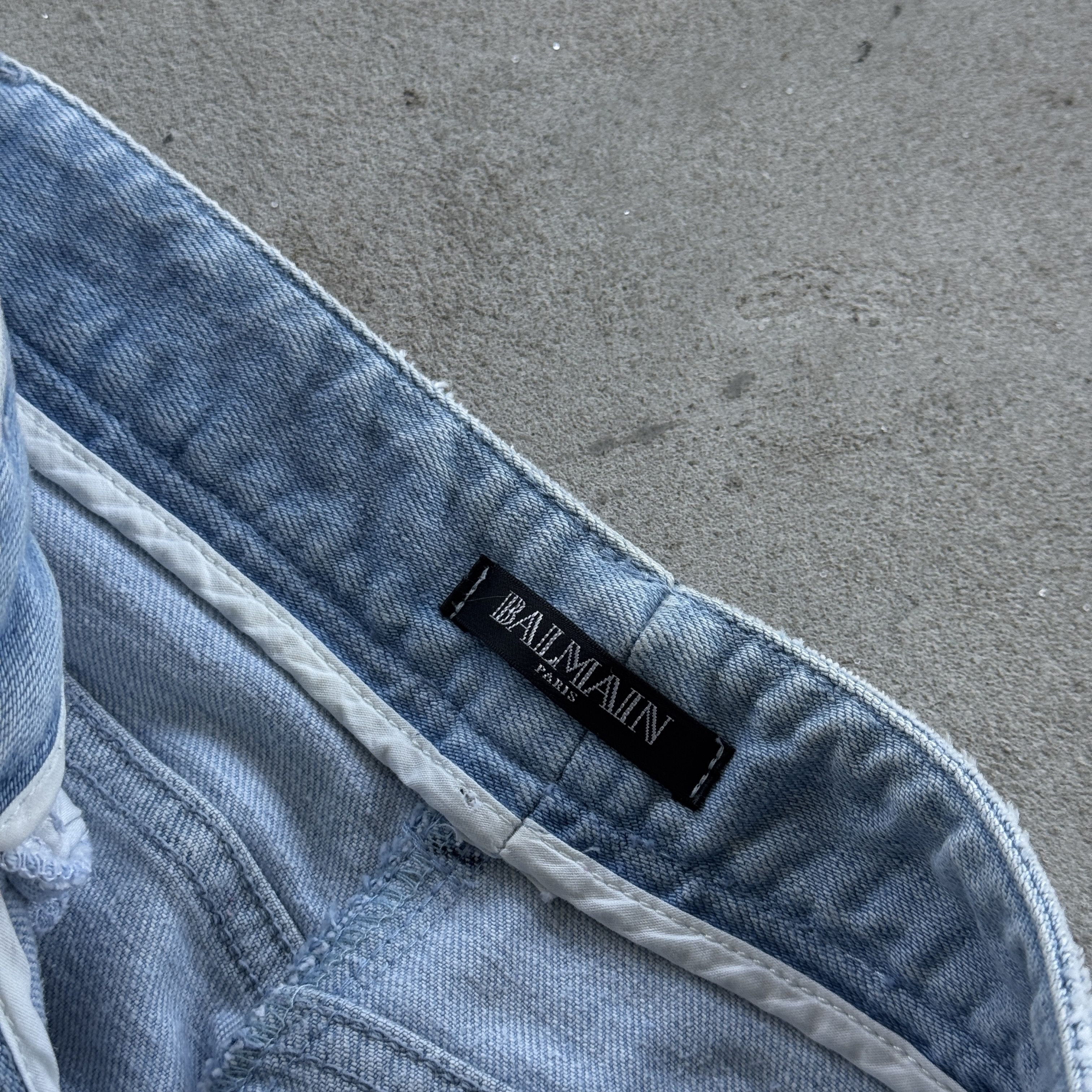 Balmain Vintage Balmain Washed Blue Denim Jeans Size 36" / US 14 / IT 50 - 7 Thumbnail