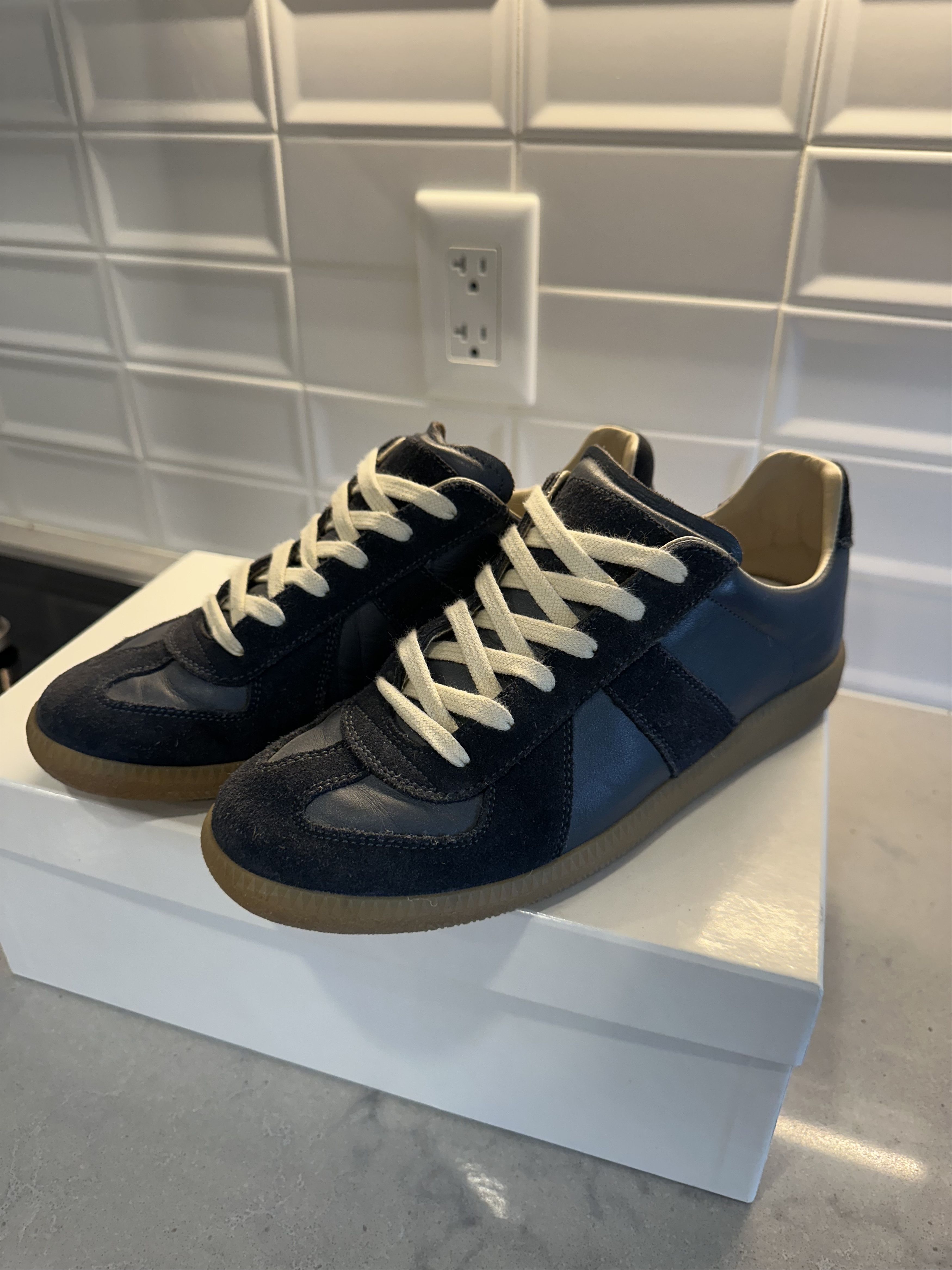 Maison Margiela Maison Margiela Replica Sneakers in Navy size 38 Size US 7.5 / IT 37.5 - 1 Thumbnail