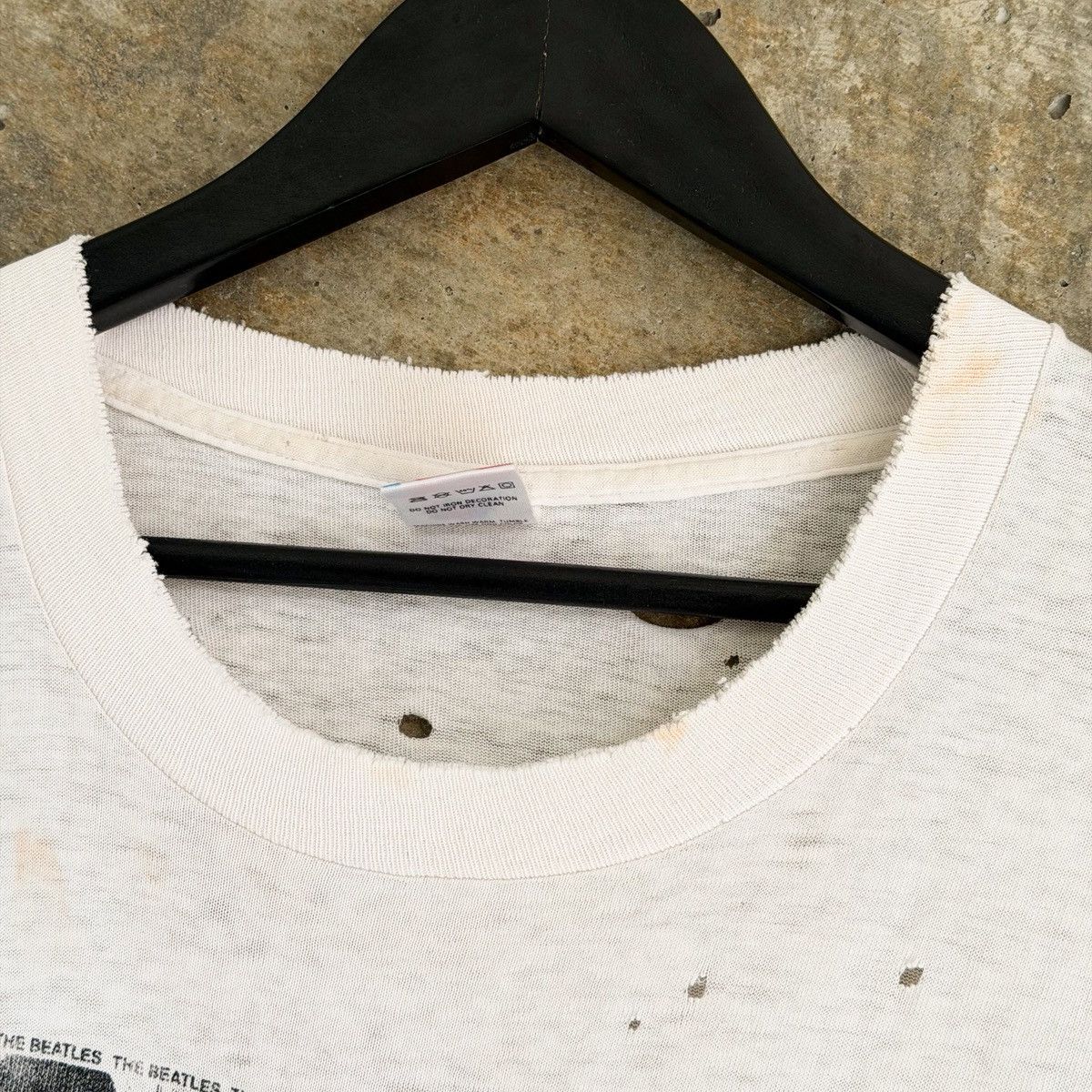 Band Tees 90s THRASHED The Beatles ‘Revolver’ Tee Shirt Size US L / EU 52-54 / 3 - 7 Thumbnail