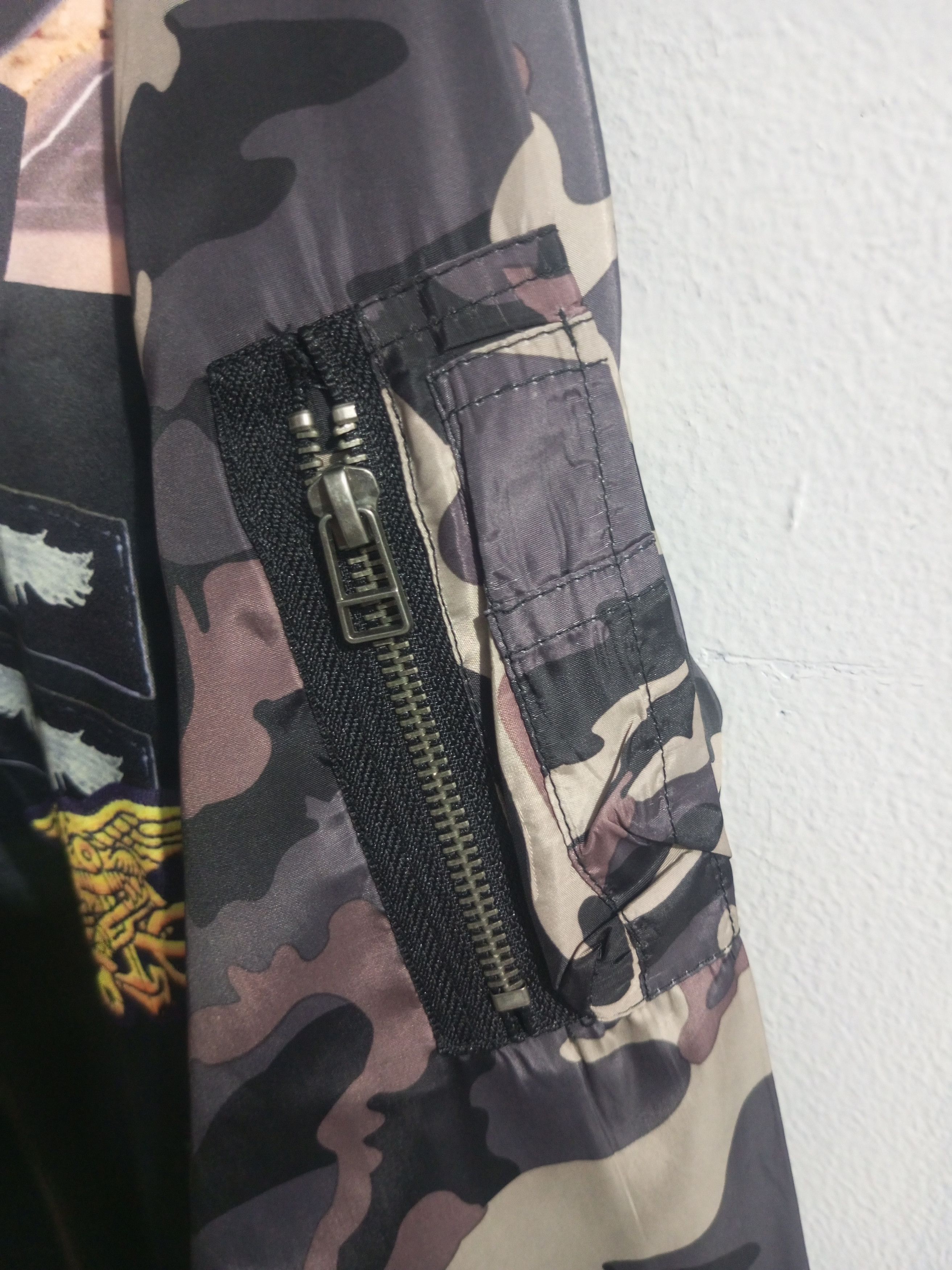 20471120 In the attic military camo bombers jacket Size US L / EU 52-54 / 3 - 7 Thumbnail