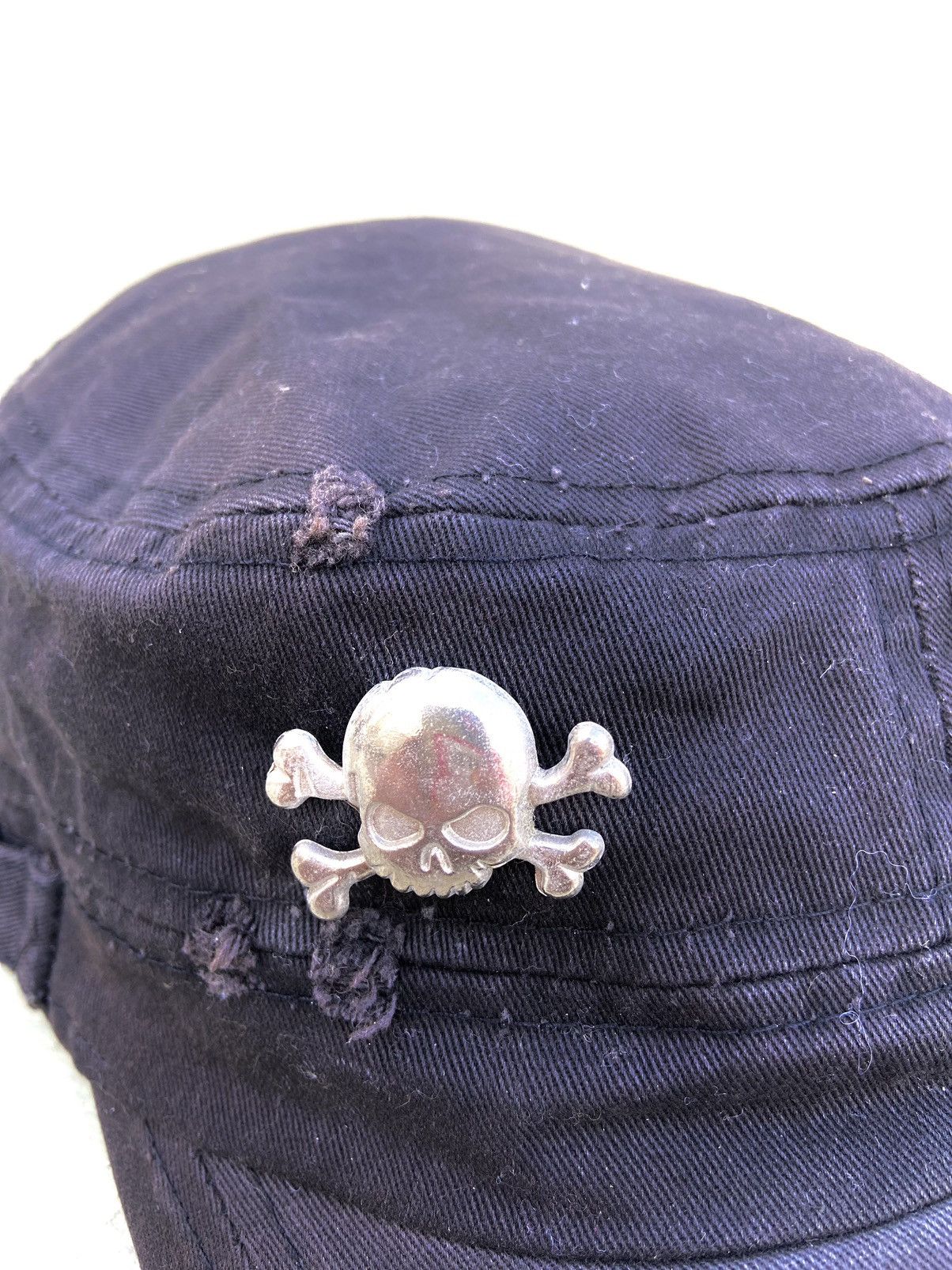 If Six Was Nine 2000s skull & button studded patrol hat Size ONE SIZE - 5 Thumbnail