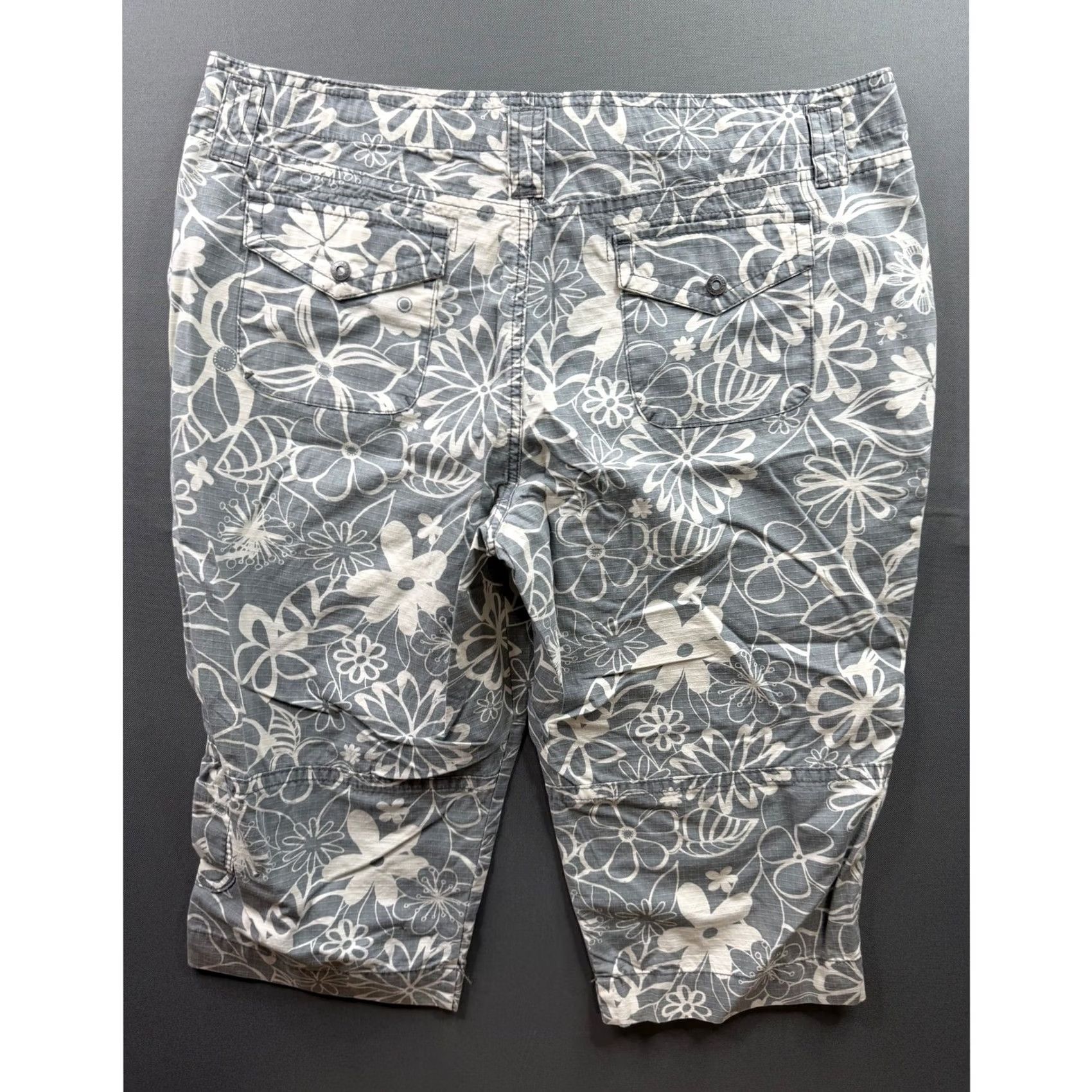 Gloria Vanderbilt Gloria Vanderbilt Capri Pants Womens Grey Floral Drawstring Cargo 16 Size 38" / US 16 / IT 52 - 5 Thumbnail