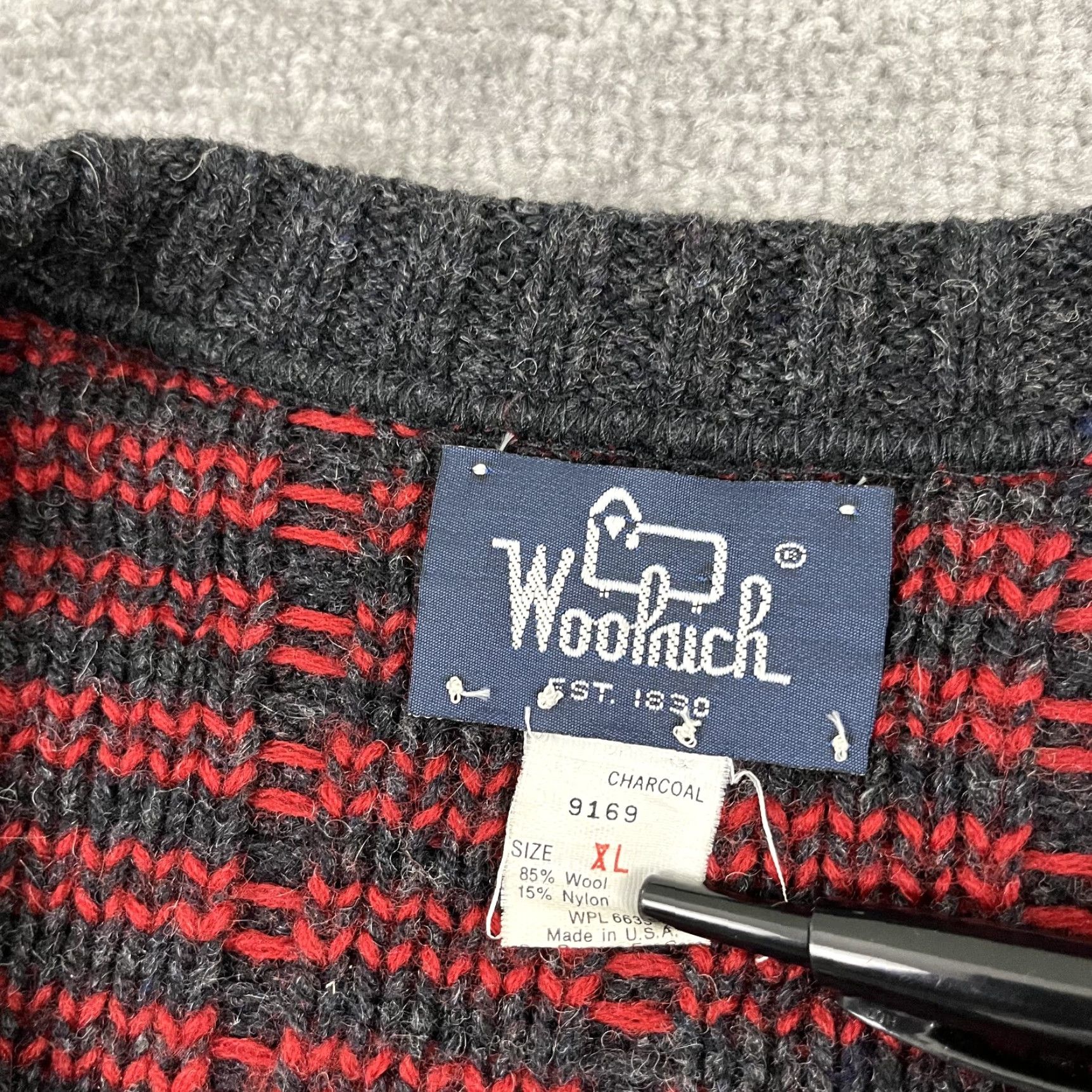 Vintage VINTAGE Woolrich Sweater Mens XL Red Gray Knit Wool Blend Jumper V-Neck USA 90s Size US XL / EU 56 / 4 - 2 Thumbnail