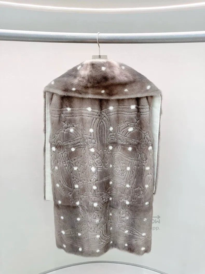 Hermes Hermes Polka dot patterned fur coat Size XXS / US 00 / IT 34 - 2 Thumbnail