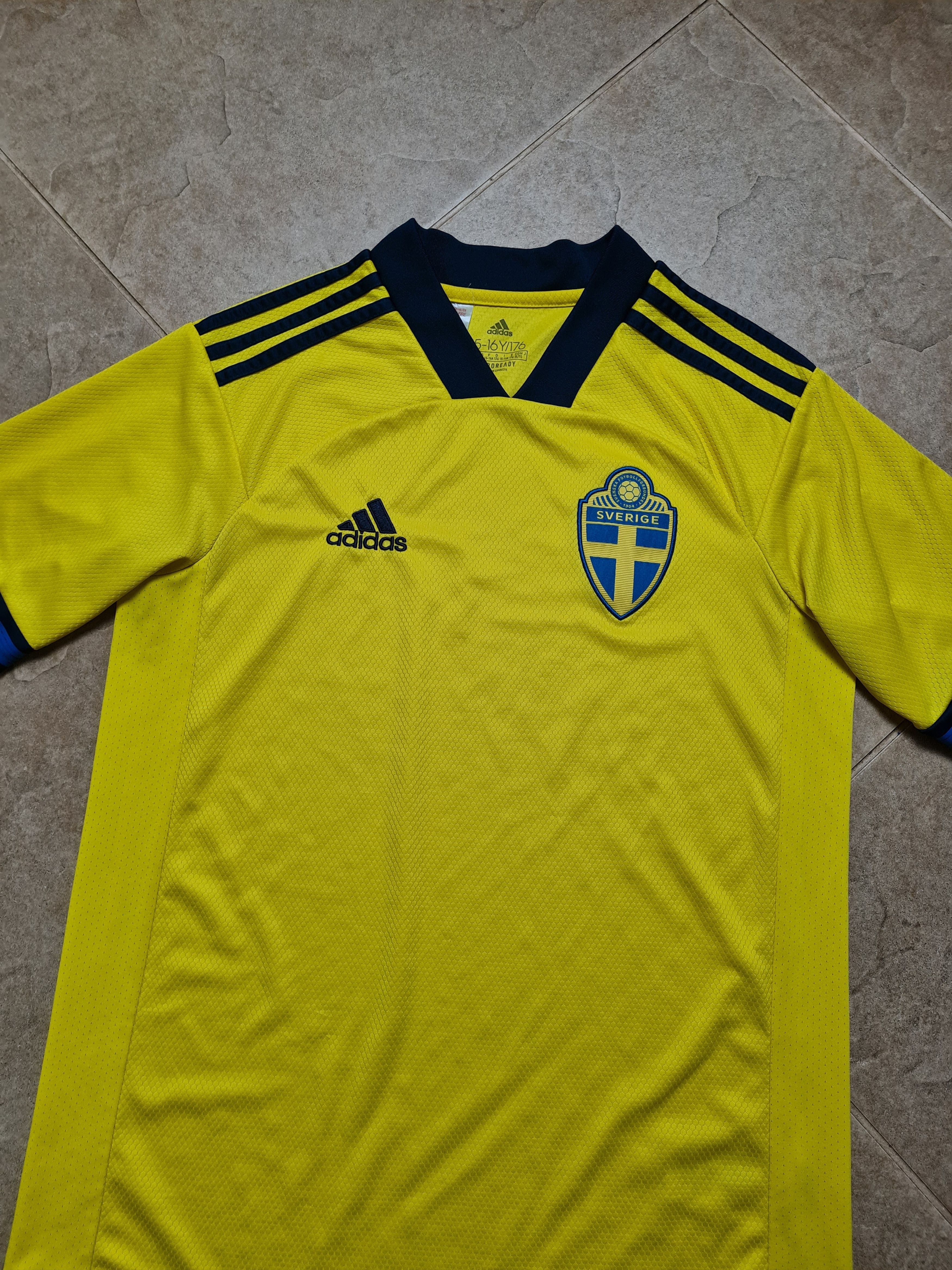 Adidas Sweden 2020-2021 Home Football Adidas Shirt Camiseta FH7613 Size US S / EU 44-46 / 1 - 3 Thumbnail
