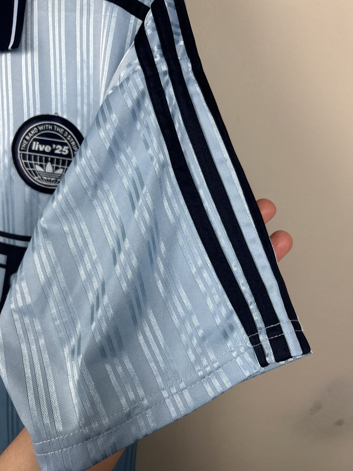 Adidas Adidas Oasis Band Jersey T shirt Size US XL / EU 56 / 4 - 12 Thumbnail