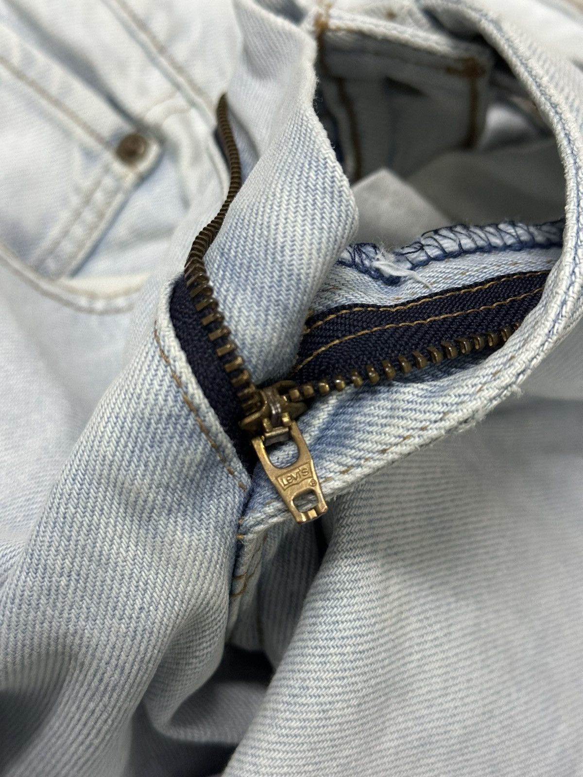 Levi's Vintage Y2k Levis Light Washed . Size US 30 / EU 46 - 9 Thumbnail