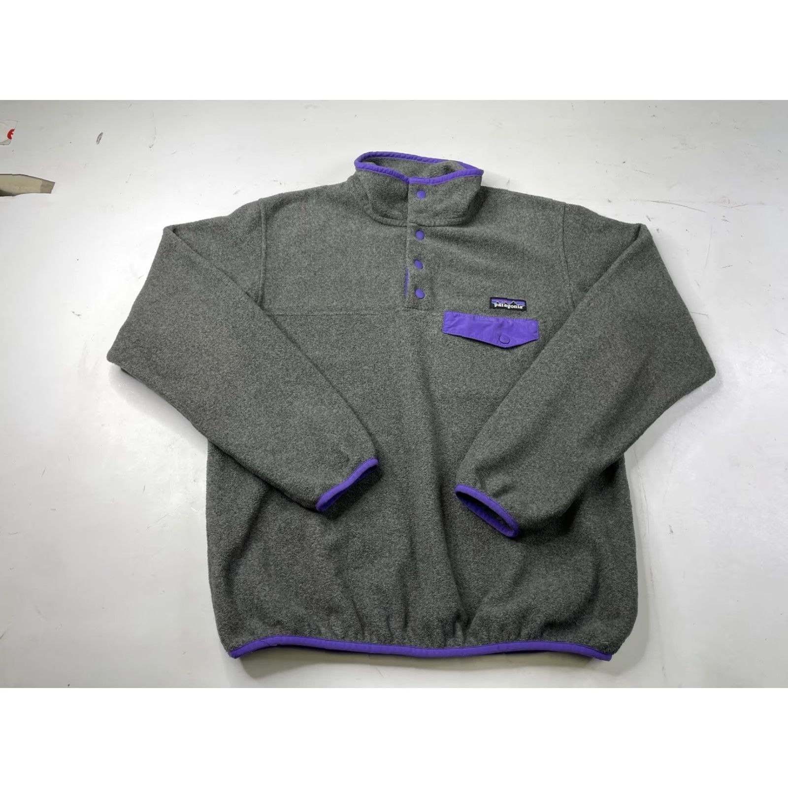 Patagonia Patagonia Synchilla Fleece Jacket Womens Size S Gray Purple Snap-T Size S / US 4 / IT 40 - 2 Thumbnail