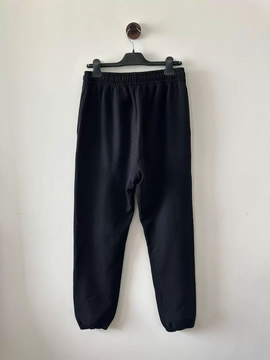 Celine CELINE Black Embroidered Logo Sweatpants M NWOT Size 27" / US 4 / IT 40 - 2 Thumbnail