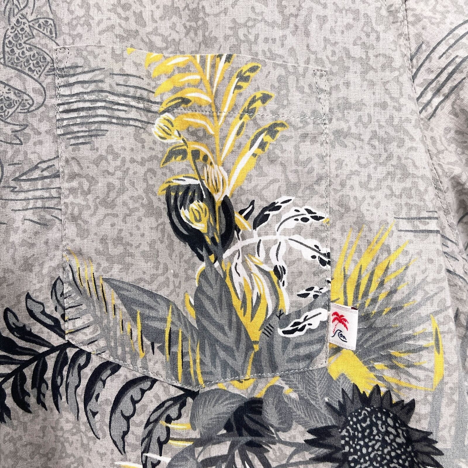Quiksilver Quiksilver Hawaiian Shirt Gray Tropical Pineapple Mens L Size US L / EU 52-54 / 3 - 3 Thumbnail
