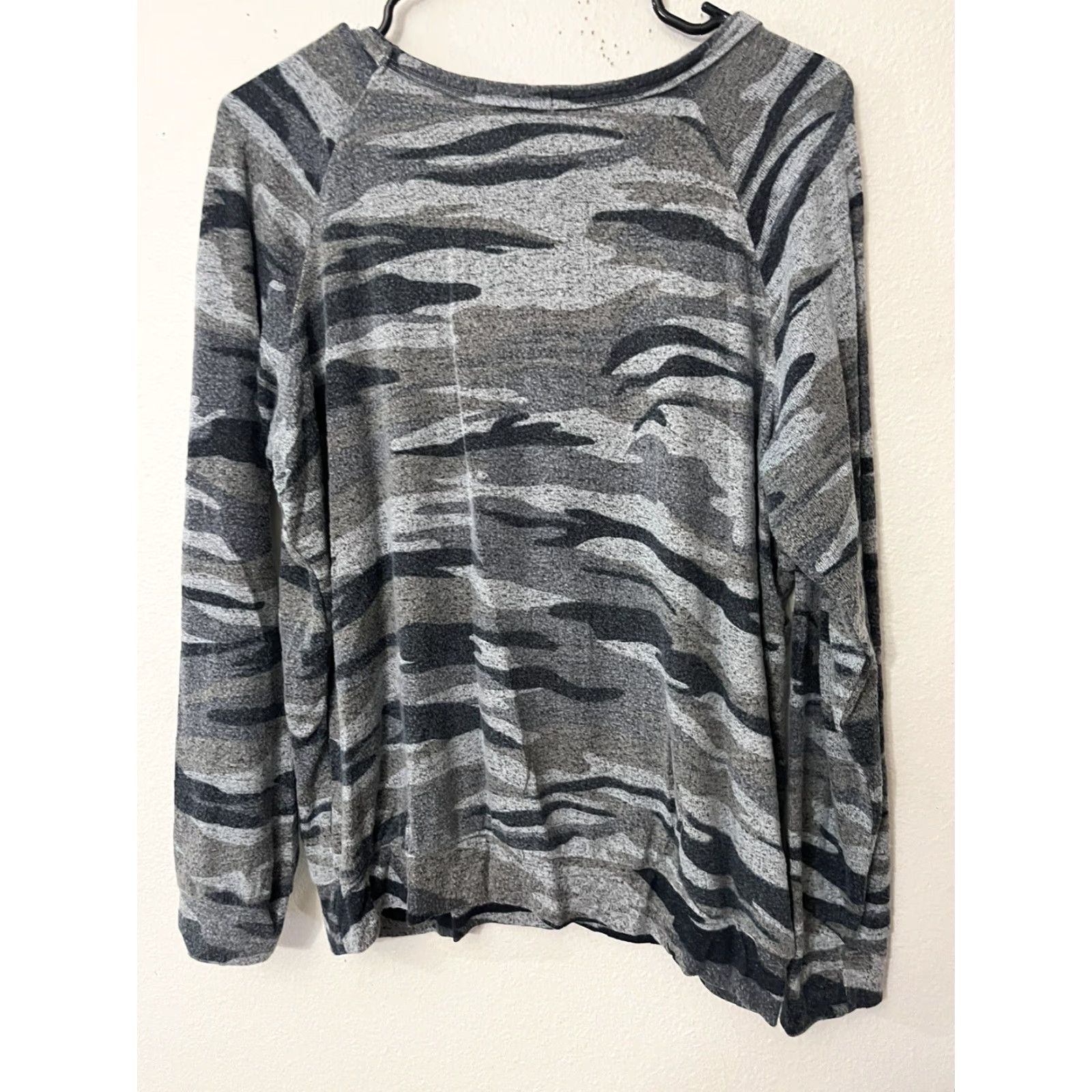 Buffalo David Bitton Buffalo by David Bitton Shirt Women’s L Camo Gray Long Sleeve Round Neck Pullover Size L / US 10 / IT 46 - 2 Thumbnail