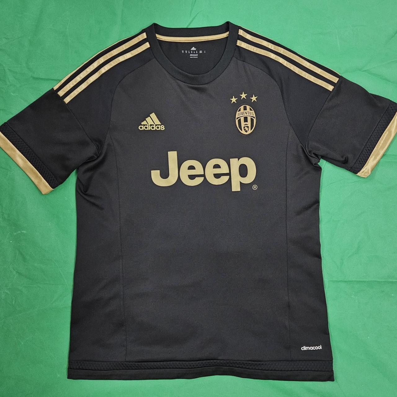 Juventus black and gold kit sales