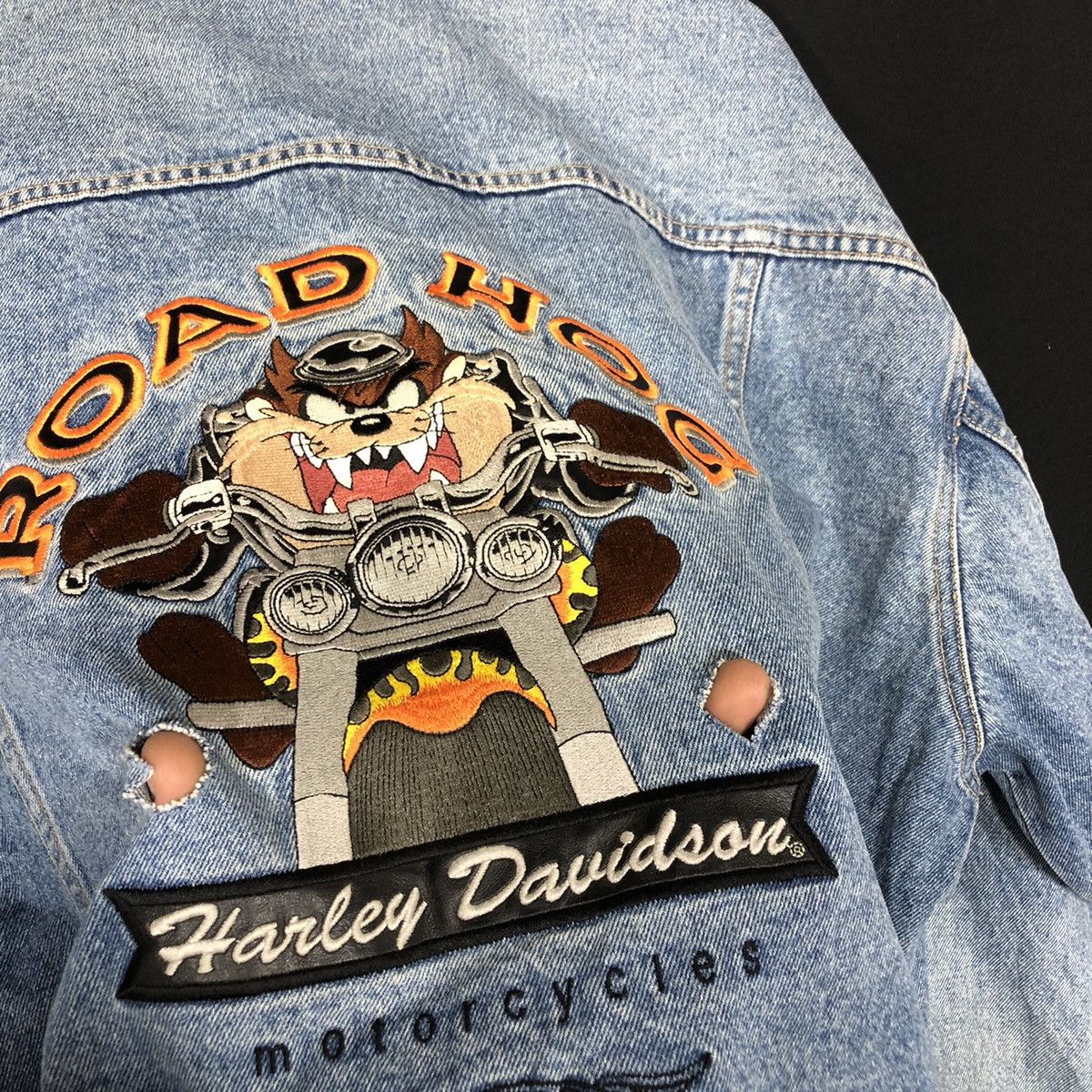 Harley Davidson × Vintage × Warner Bros Harley Davidson Motorcycle Warner Bros 2000 Trucker Jacket Size US XL / EU 56 / 4 - 8 Thumbnail