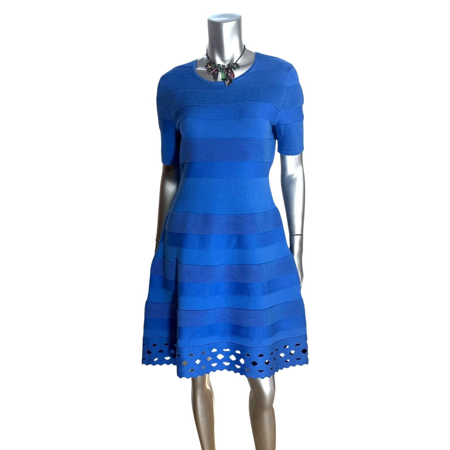 Saks Fifth Avenue Saks Fifth Avenue Blue Dress with Laser-Cut Hem & Short Slee Size M / US 6-8 / IT 42-44 - 1 Thumbnail
