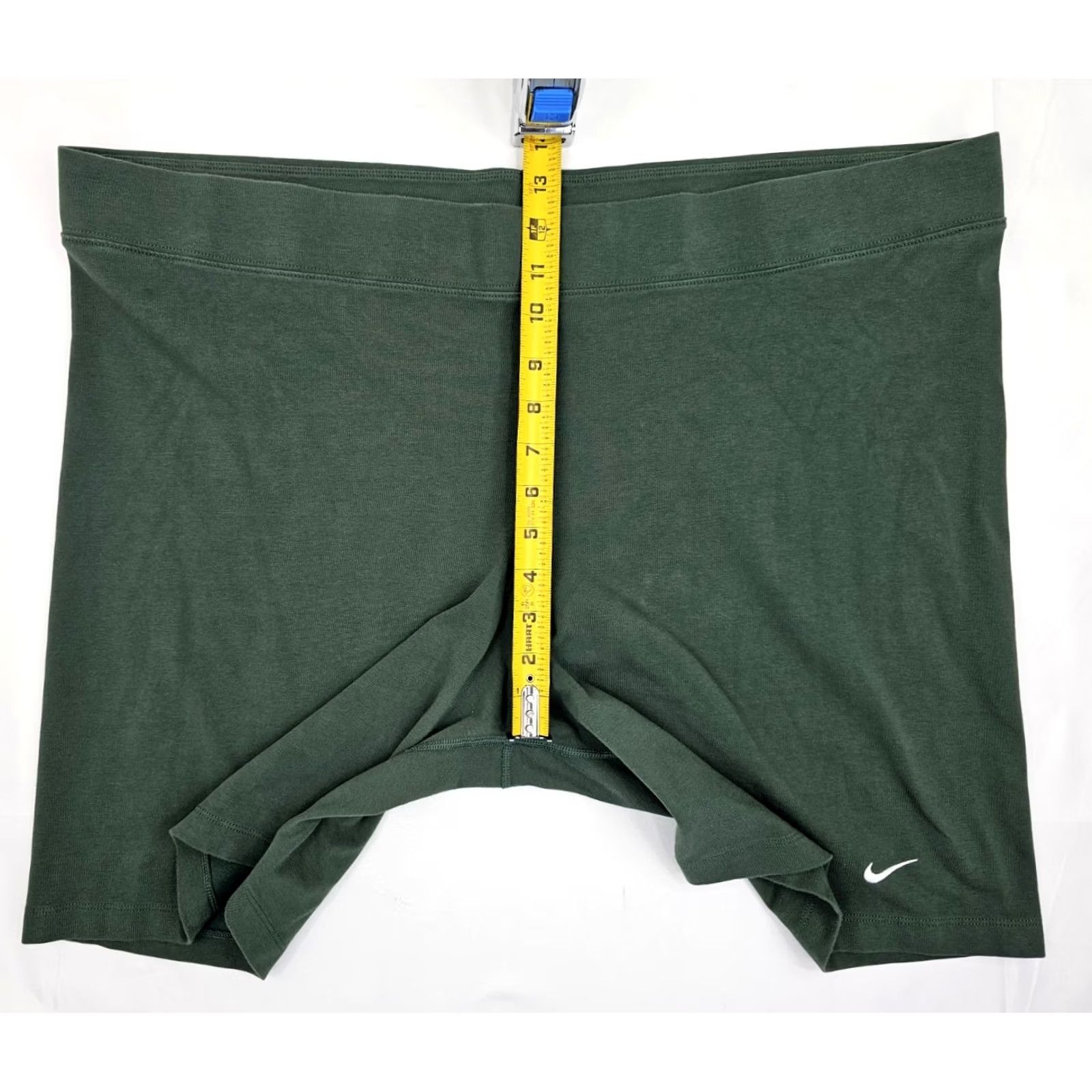 Nike VINTAGE Nike Essentials Sportswear Mid Rise Bike Shorts Women 3X Olive Green Size 40" / US 18 - 4 Thumbnail