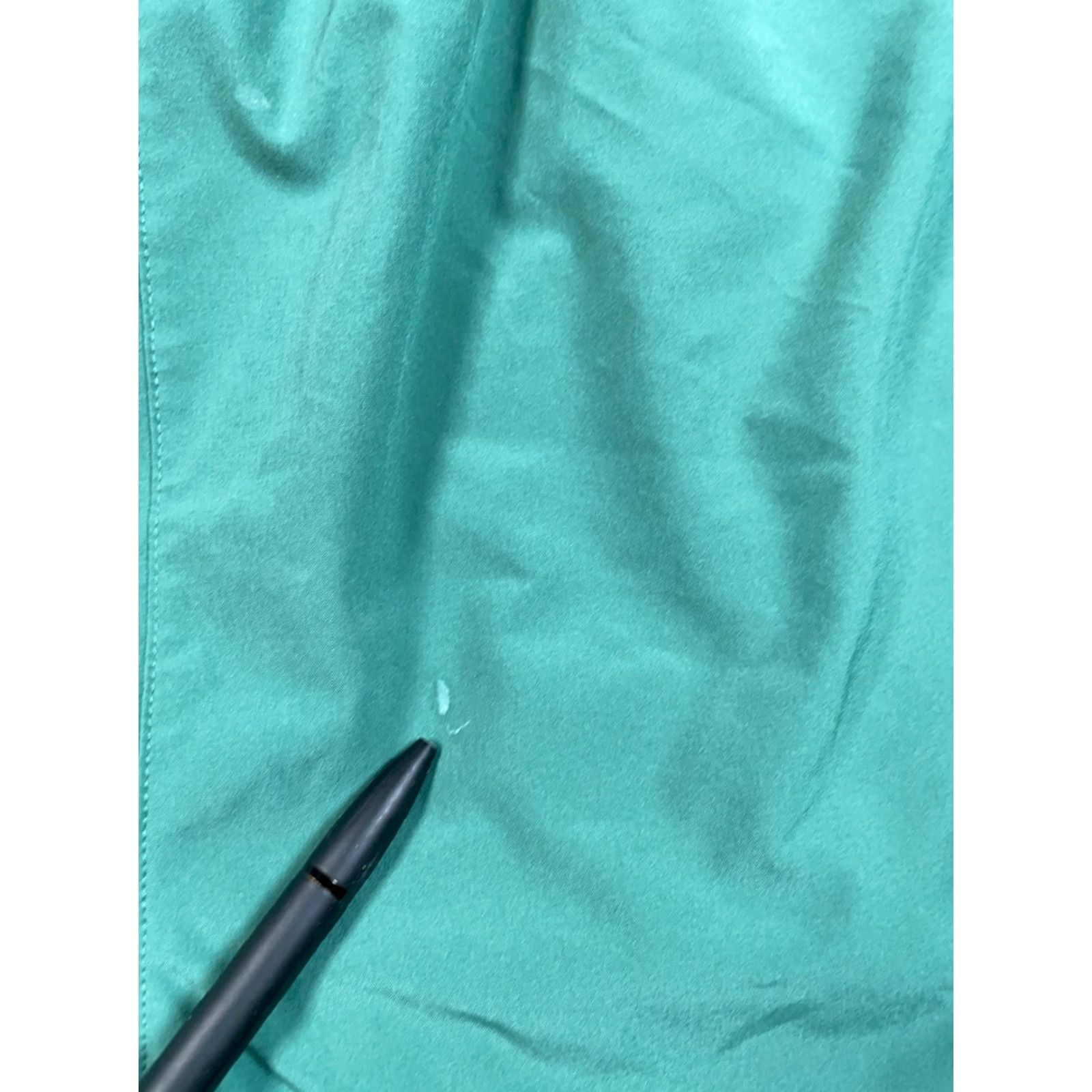 Vintage Peloton Men's XL Green Inseam 8" Training Shorts Drawstring Unlined Cycling Pockets Polyester Spandex Athletic Activewear Regular Brand Peloton Size US 36 / EU 52 - 4 Thumbnail