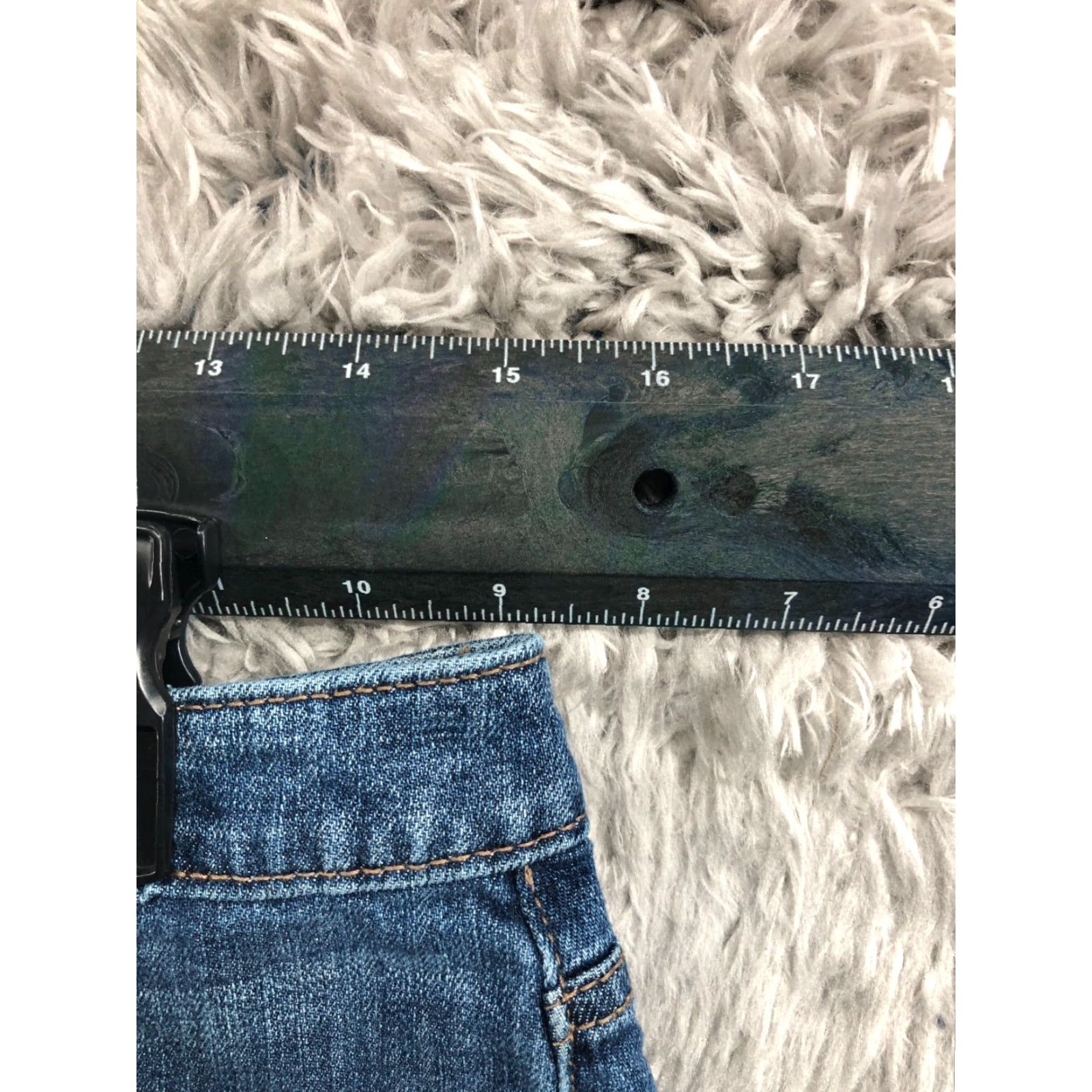 Vintage Universal Thread High Rise Shorts Womens 6 Medium Wash Blue Cut-Off Casual Denim 5-Pocket. Size 28" / US 6 / IT 42 - 2 Thumbnail