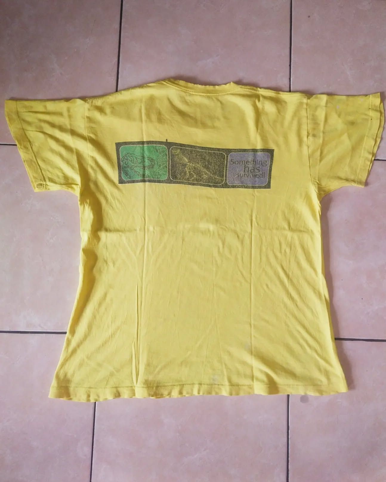 Anime × Vintage Vintage Jurassic Park Art Yellow 1997 Trashed Movie Tees Size US M / EU 48-50 / 2 - 4 Thumbnail