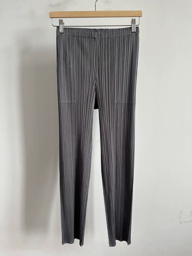 Issey Miyake Issey Miyake size:3 Grey pleated pants Size 28" / US 6 / IT 42 - 1 Thumbnail
