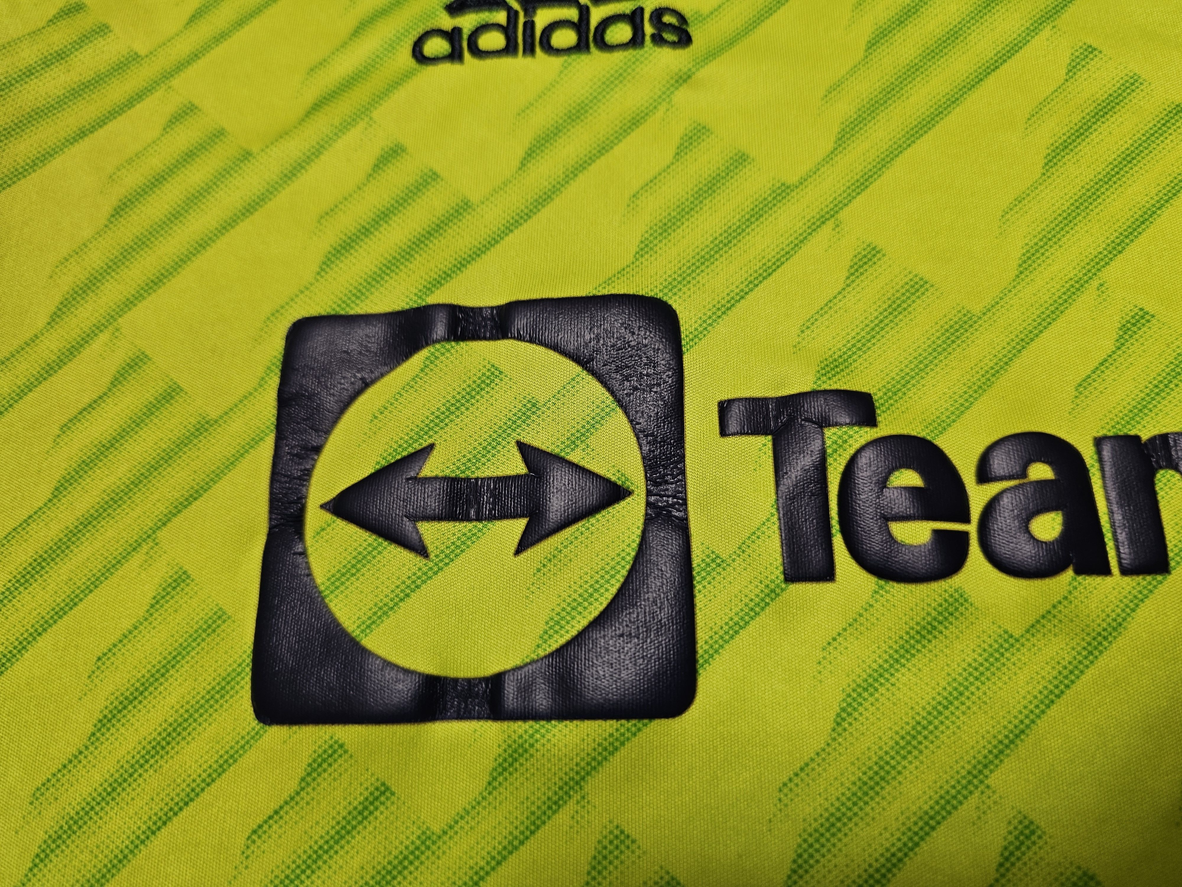 Adidas MANCHESTER UNITED 2022 2023 THIRD FOOTBALL SOCCER JERSEY Size US L / EU 52-54 / 3 - 5 Thumbnail