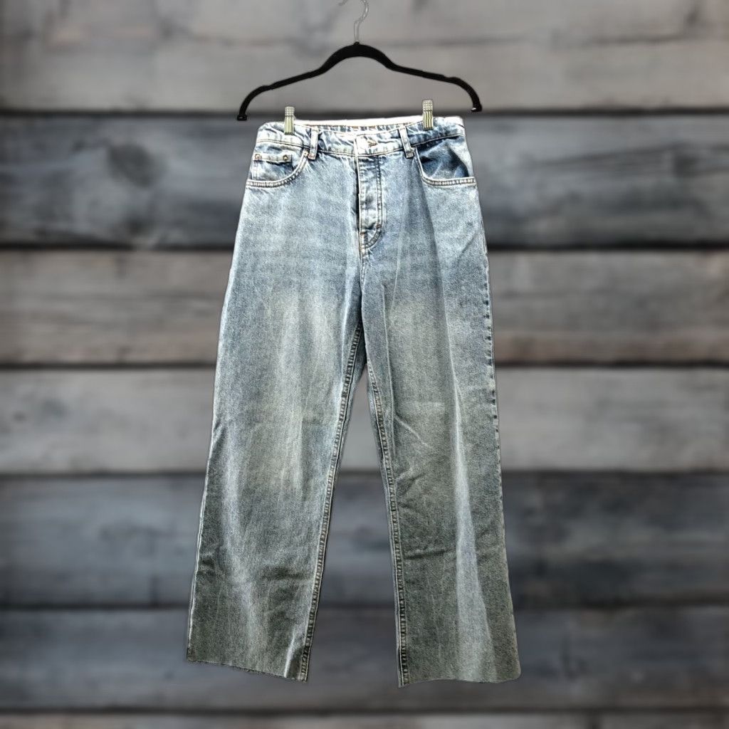 Zara VINTAGE Zara High Waisted Wide Leg Jeans Womens 8 Blue Light Wash Fray Hem 90s Size 30" / US 8 / IT 44 - 1 Thumbnail