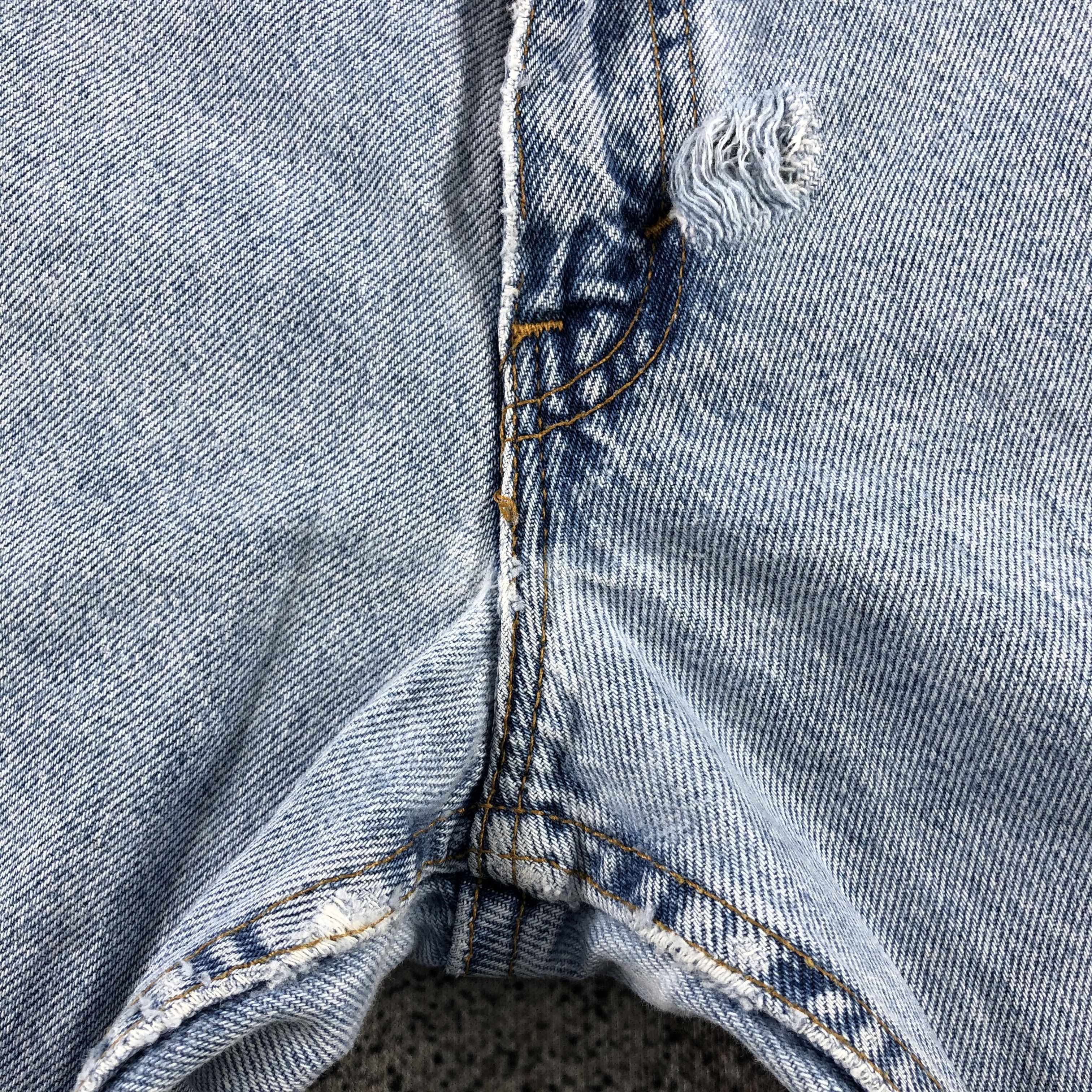 Levi's Vintage 90s Levis 505 Jeans Medium Wash Denim KJ940 Size US 29 - 8 Thumbnail