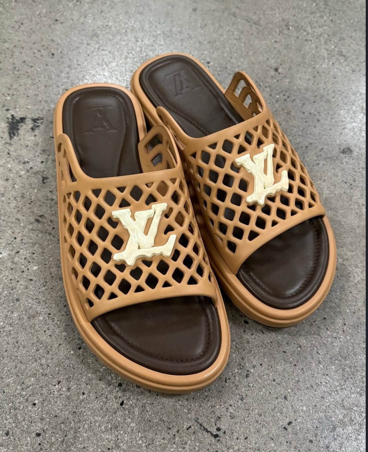 Louis Vuitton WAFFLE LV LOGO SLIDES ( VERY RARE ) Size US 10 / EU 43 - 9 Thumbnail