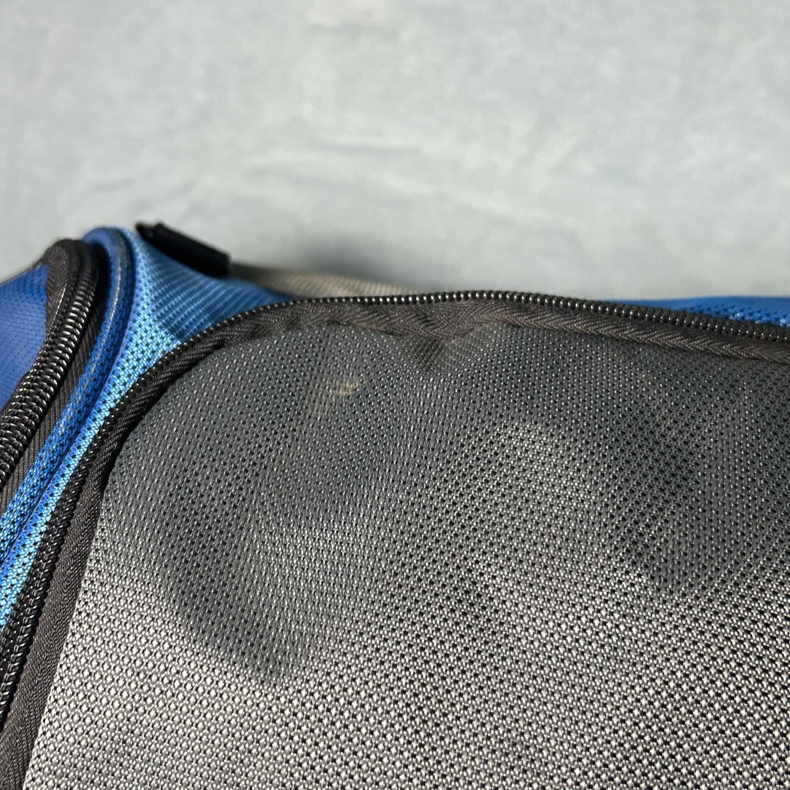 Patagonia FUL Rolling Luggage Duffle Travel Bag 22" Retractable Wheele Size ONE SIZE - 13 Thumbnail
