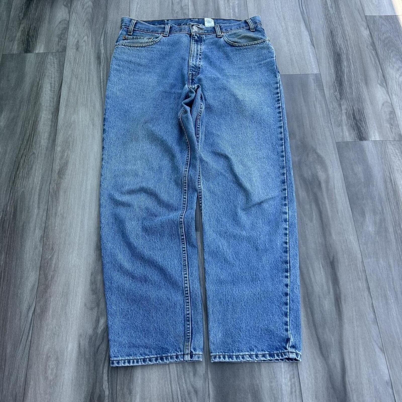 Levi's Vintage 90’s Levi’s 550 Lightwash Jeans Paper tag 36/30 Size US 36 / EU 52 - 3 Thumbnail