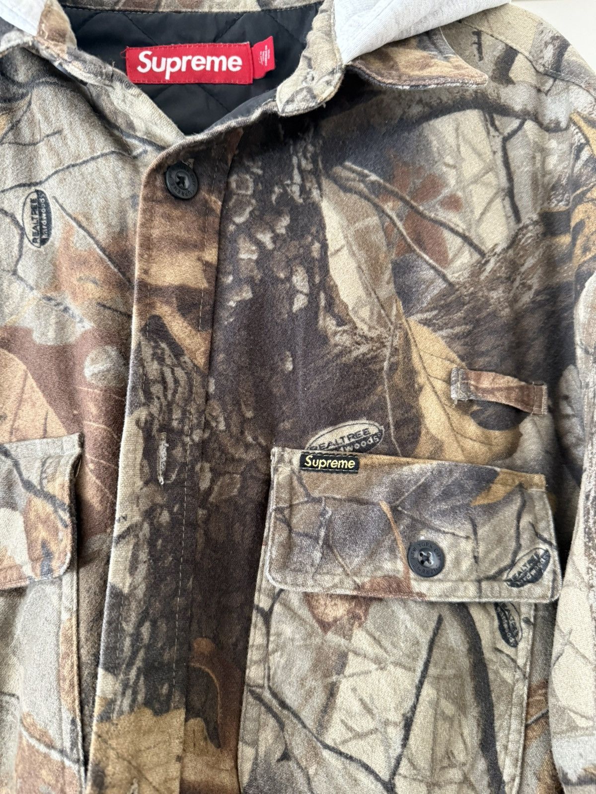 Supreme Supreme realtree quilted button up size Large Size US L / EU 52-54 / 3 - 2 Thumbnail
