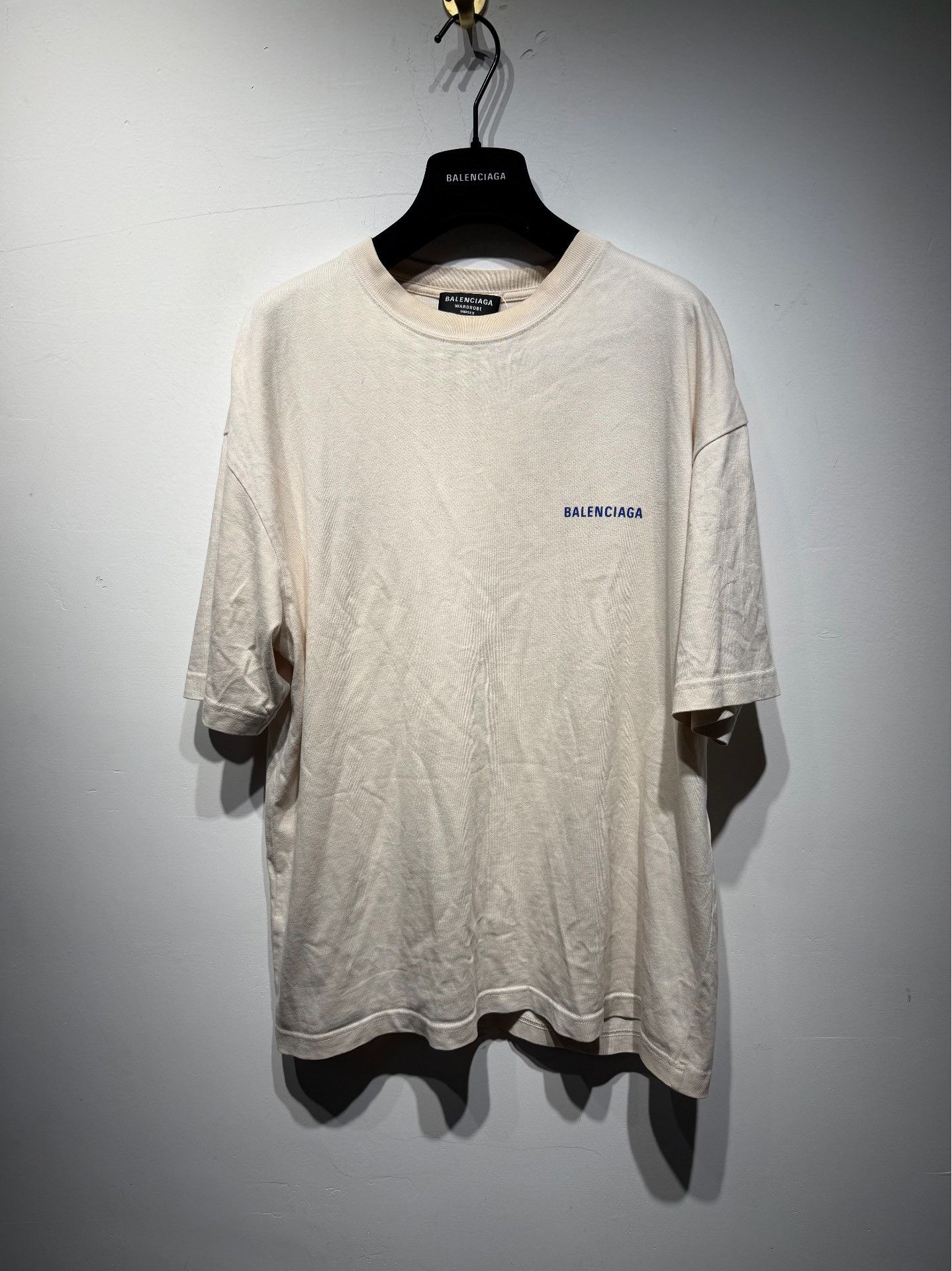 Balenciaga Balenciaga Retro Printed White T-Shirt XS Men Size US XS / EU 42 / 0 - 1 Thumbnail