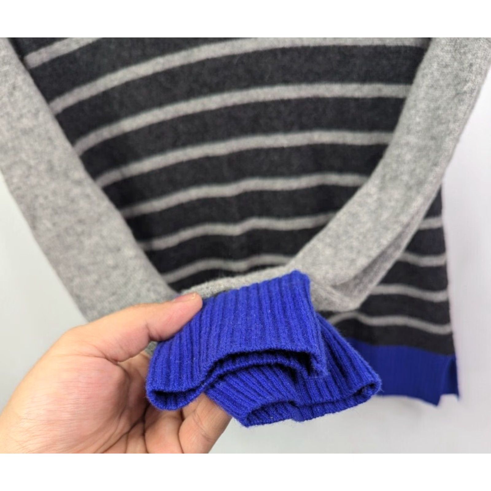 Vintage Quotation Sweater Striped Cashmere Gray Black Blue Womens XS (Holes) - Quilting? Size XS / US 0-2 / IT 36-38 - 5 Thumbnail