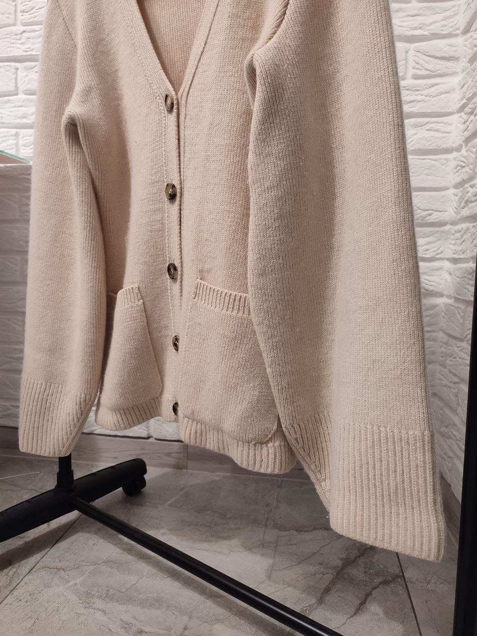 KHAITE Cashmere womens cardigan Khaite Beige size M Quiet Luxury Size M / US 6-8 / IT 42-44 - 5 Thumbnail