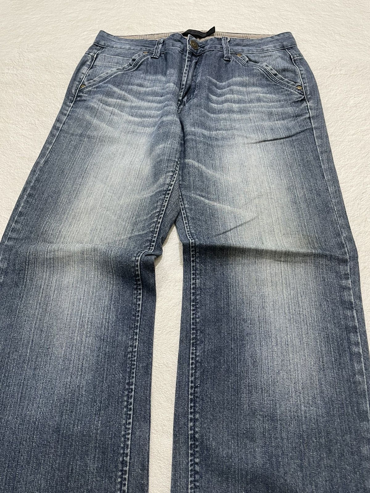 Japanese Brand 2000s Fading Denim wash Jeans Y2K Size US 32 / EU 48 - 2 Thumbnail