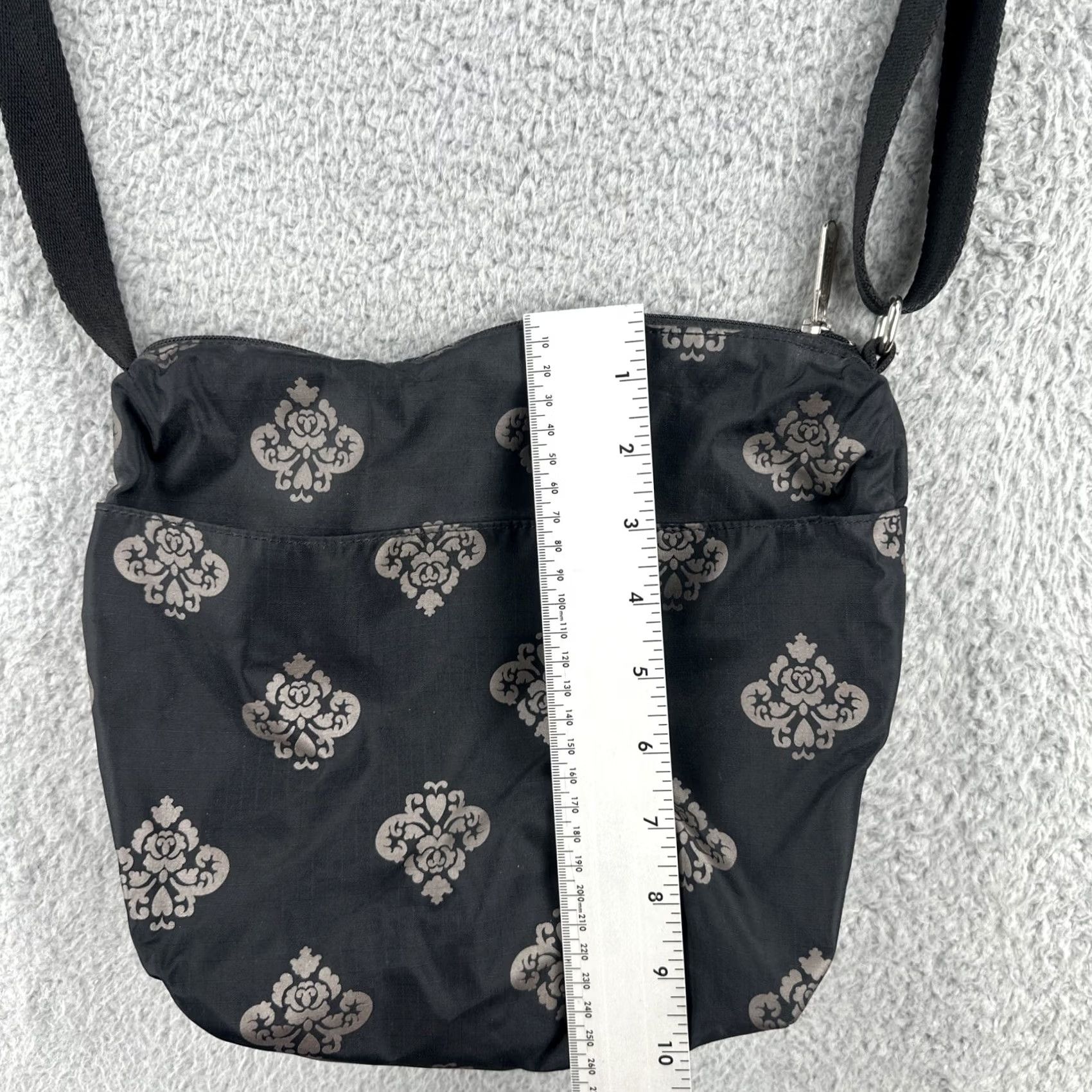 LeSportsac VINTAGE Le SportSac Medium Crossbody Bag Black Nylon Women EUC Size ONE SIZE - 5 Thumbnail
