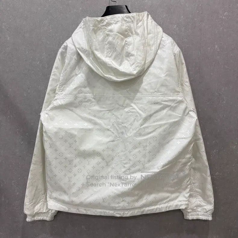 Louis Vuitton Louis Vuitton White pin full of logo double-sided assault Size US M / EU 48-50 / 2 - 2 Thumbnail