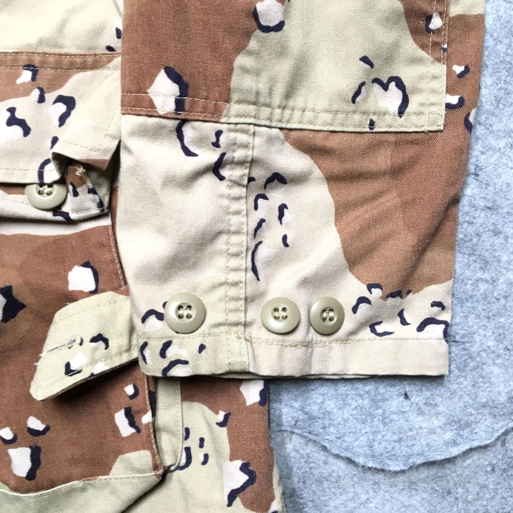 Vintage VINTAGE Desert Camo USGI Coat Jacket Mens S Regular Camouflage Military BDU 80s Beige Camouflage Pattern Military Men Shirt? Size US S / EU 44-46 / 1 - 2 Thumbnail