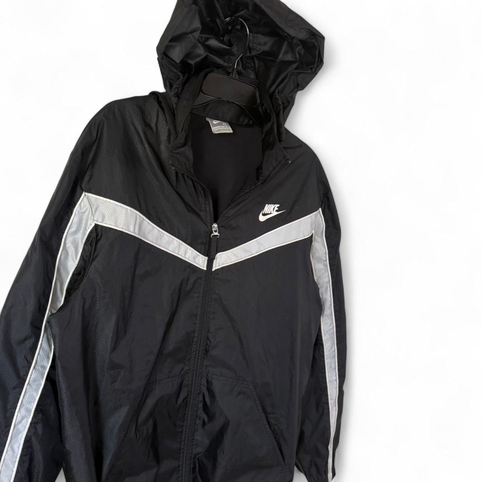 Nike Y2k nike track jacket windbreaker 2000s silver tag Large Size US L / EU 52-54 / 3 - 3 Thumbnail