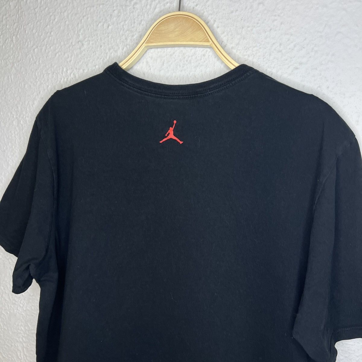 Jordan Brand Vintage Nike Jordan Tshirt Tee Dunk From Above Print Black Size US L / EU 52-54 / 3 - 8 Thumbnail