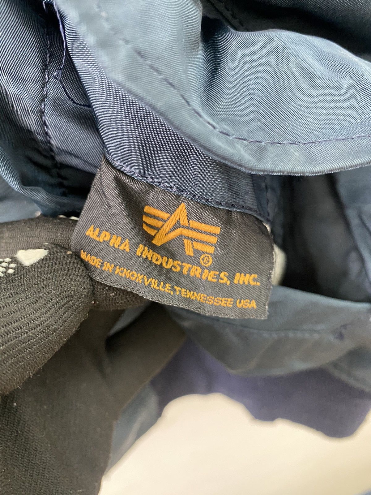 Alpha Industries Alpha Industries MA-1 Flight Jacket Navy Bomber 90s Size US S / EU 44-46 / 1 - 11 Thumbnail