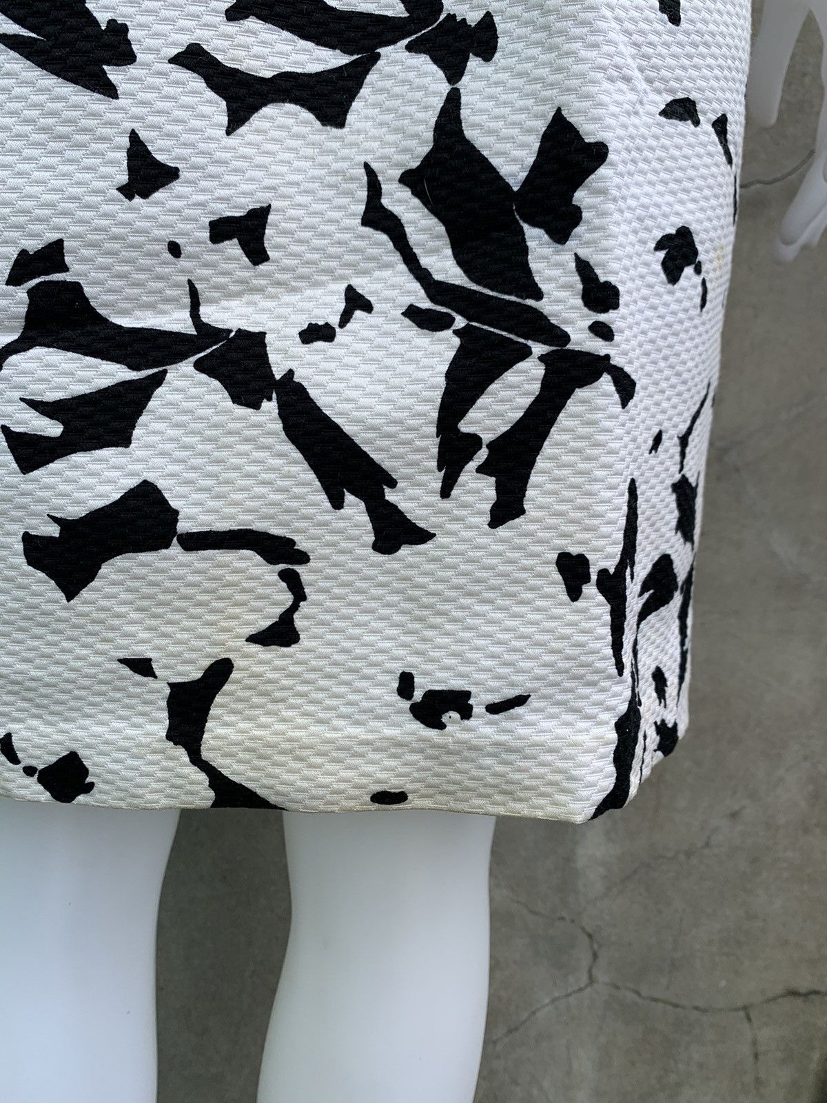 Dior Abstract Midi Skirt Size 27" / US 4 / IT 40 - 8 Thumbnail