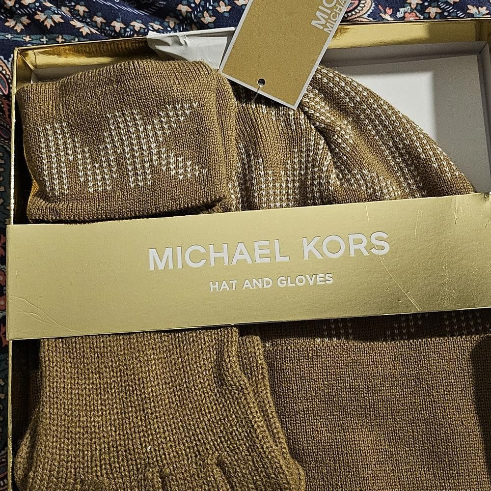 Michael Kors Michael Kors Logo Hat & Glove 2 Piece Gift Set - Camel Brown Size ONE SIZE - 1 Thumbnail
