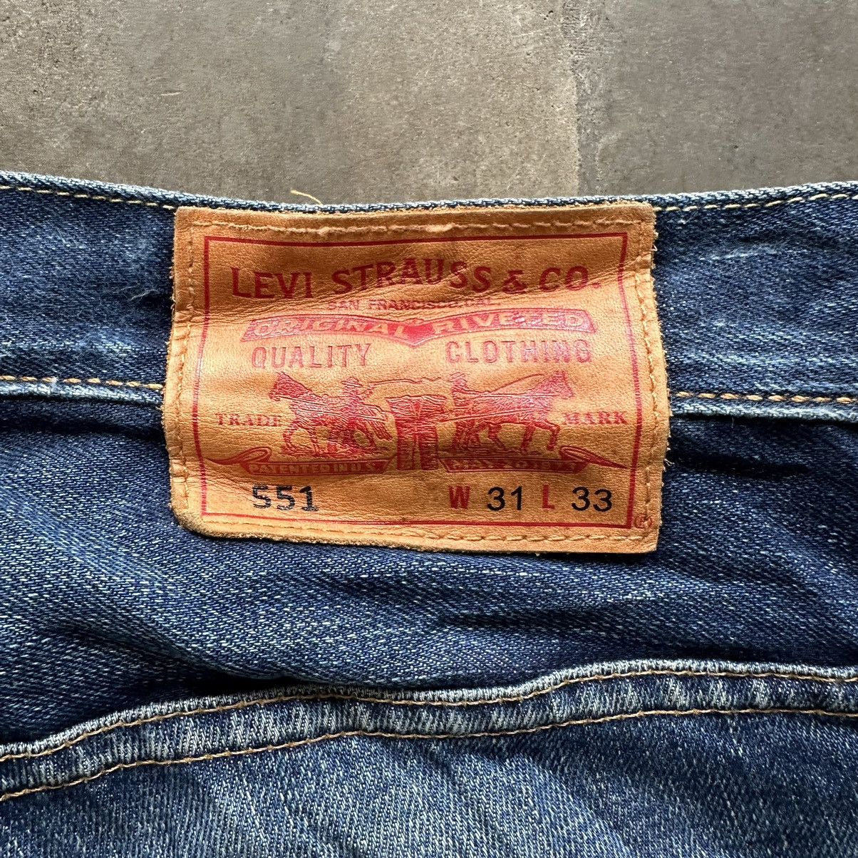 Jean × Levi's × Vintage Vintage Levi’s 551 Distressed Faded Denim Jean Pant W31 Size US 31 - 13 Thumbnail