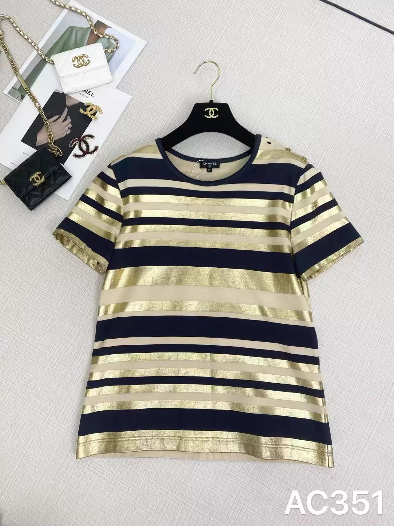 Chanel Chanel Egypt Li Xiaoran 40 top Size M / US 6-8 / IT 42-44 - 1 Thumbnail