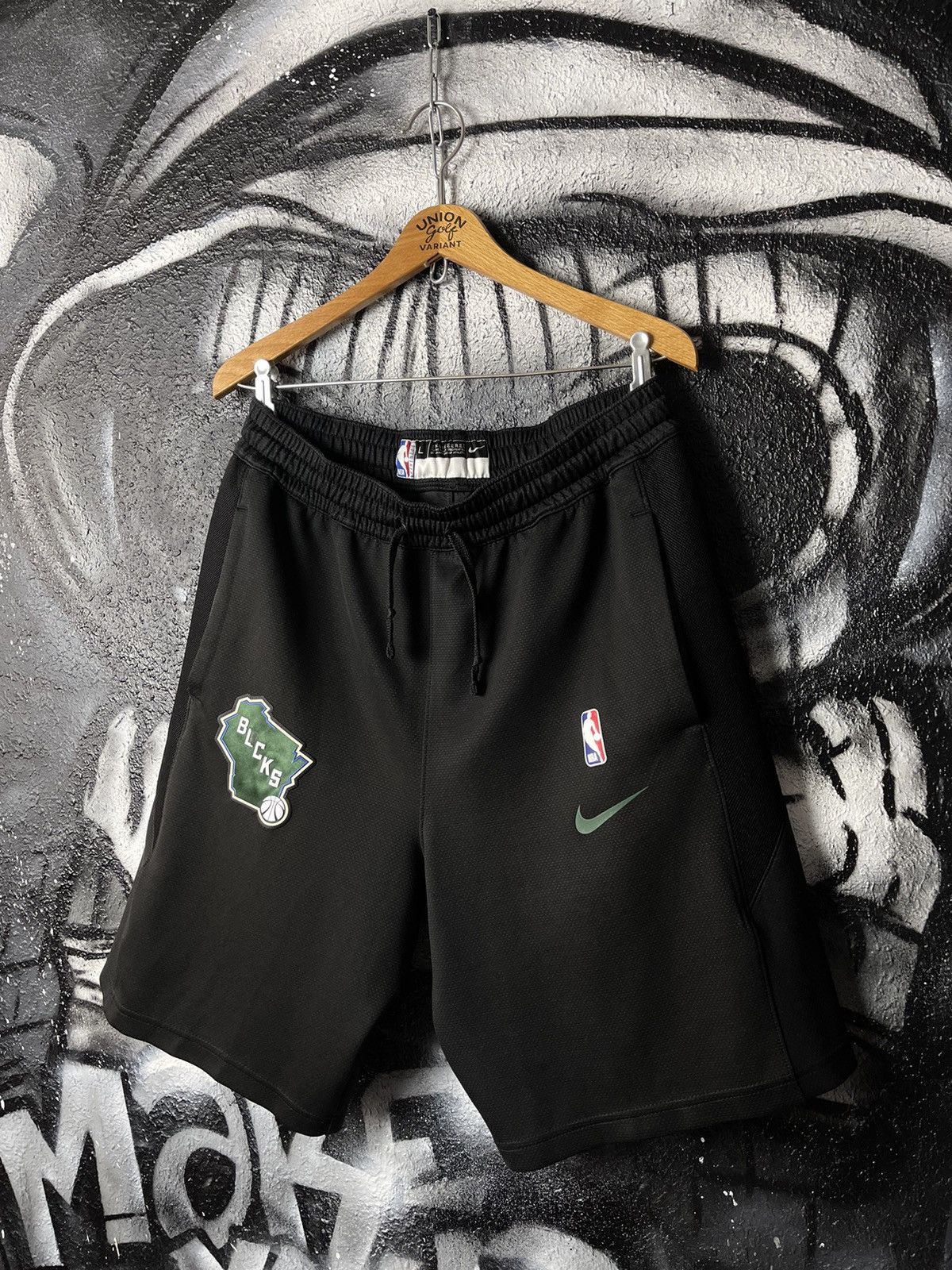 Nike Nike NBA Bucks Black Shorts Men’s Size Large Size US 33 - 1 Thumbnail