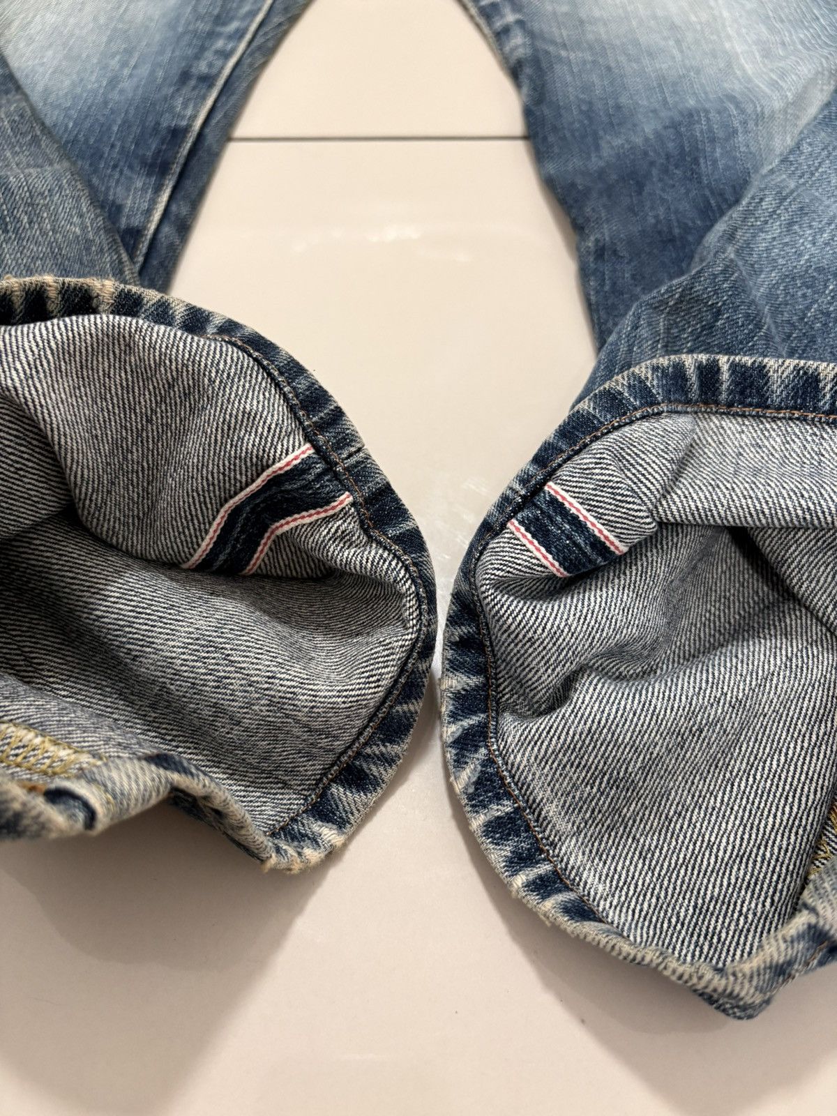 Japanese Brand Uniqlo S002 Selvedge V-Stitch Distressed Jeans Denim Size US 31 - 19 Thumbnail