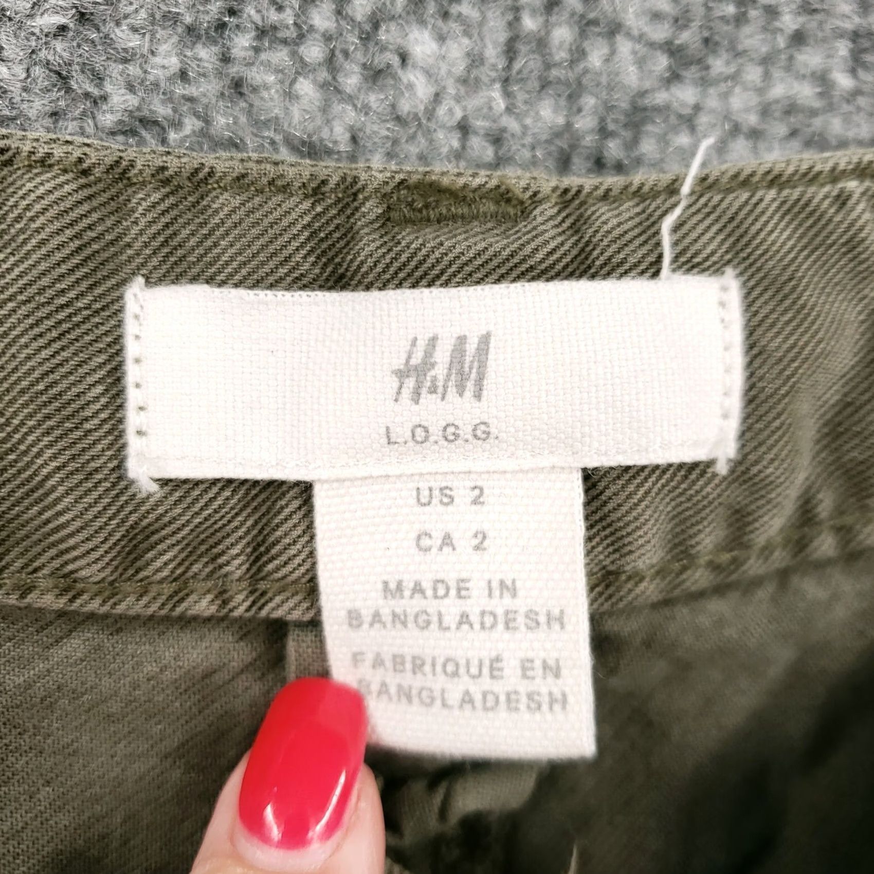 H&M H&M L.O.G.G Shorts Womens 2 Green Chino High Rise Belted Pleated Front Cotton Size 42" / US 20 - 3 Thumbnail